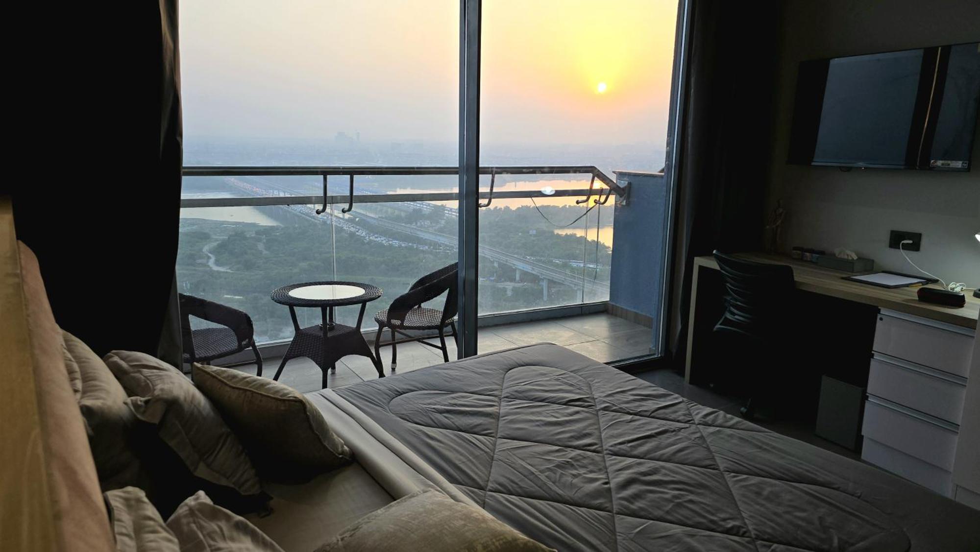 The Luxe Living Hotel Noida Exterior photo
